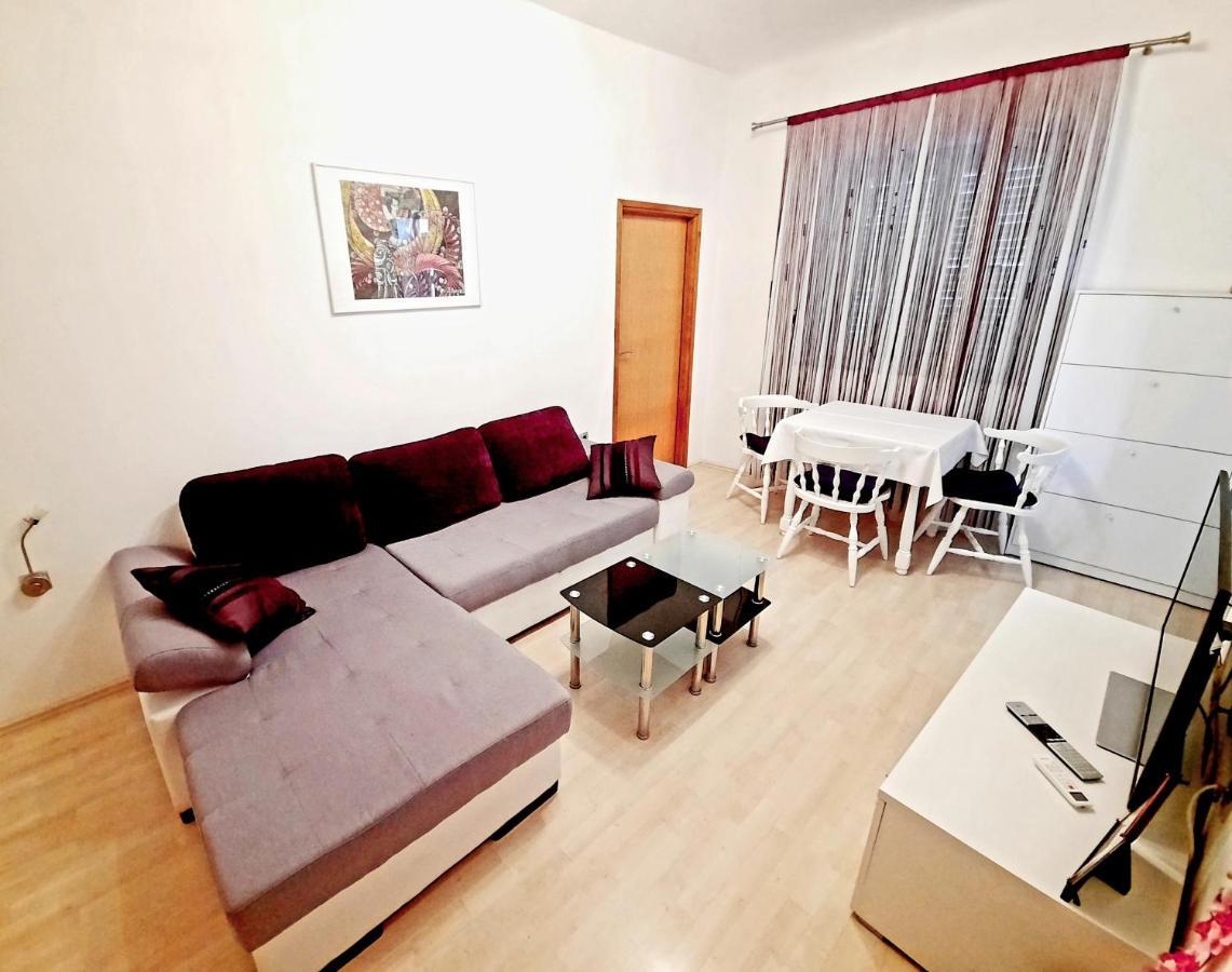 Apartment Ory Near The City Center With Free Parking Pula Ngoại thất bức ảnh