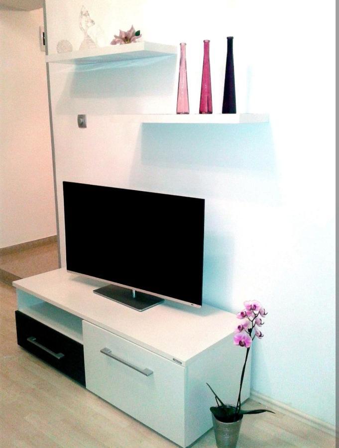 Apartment Ory Near The City Center With Free Parking Pula Ngoại thất bức ảnh